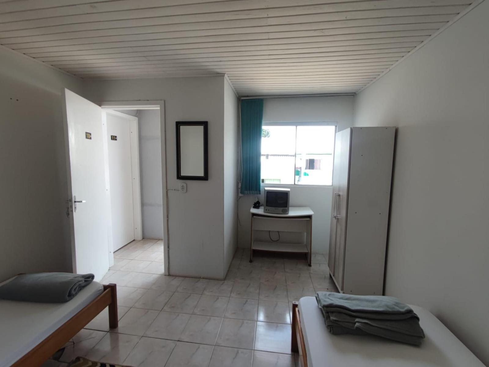 גוארפואבה Hostel Inn Lago מראה חיצוני תמונה